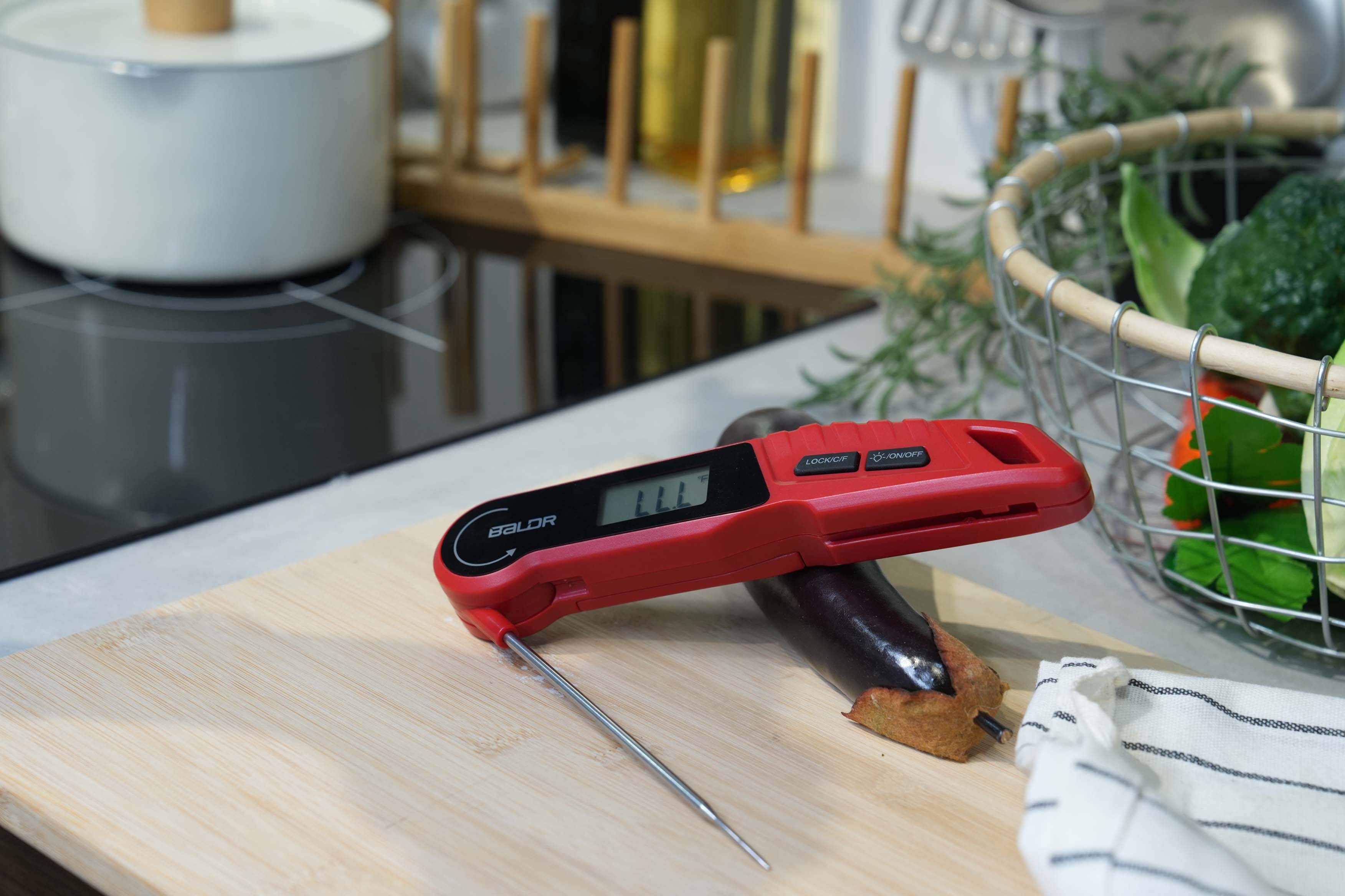 BALDR Digital Thermometer - Waterproof Digital Food Thermometer, Instant Read Thermometer for Cooking - Single Probe Thermometer for Cooking and Outdoor Grill Cooking BBQ Thermometer for Grill